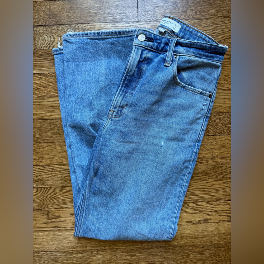 Abercrombie High Rise Relaxed Jean